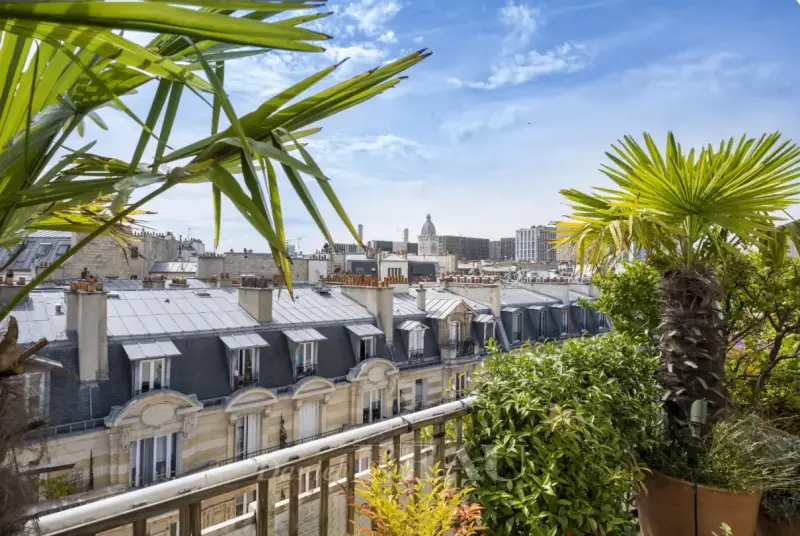 Elegant Paris 16th apartment interior