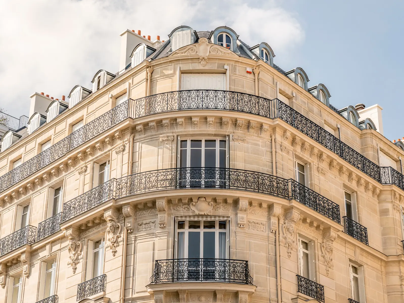 Immeuble haussmannien d'angle