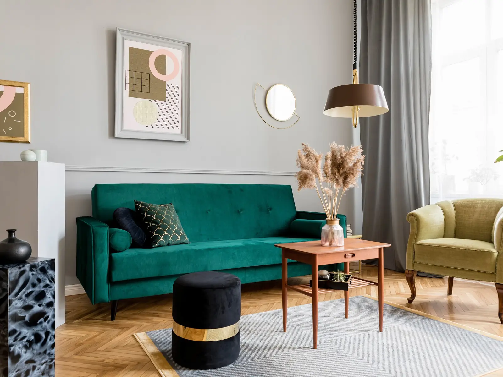 Salon parisien et son canapé vert design