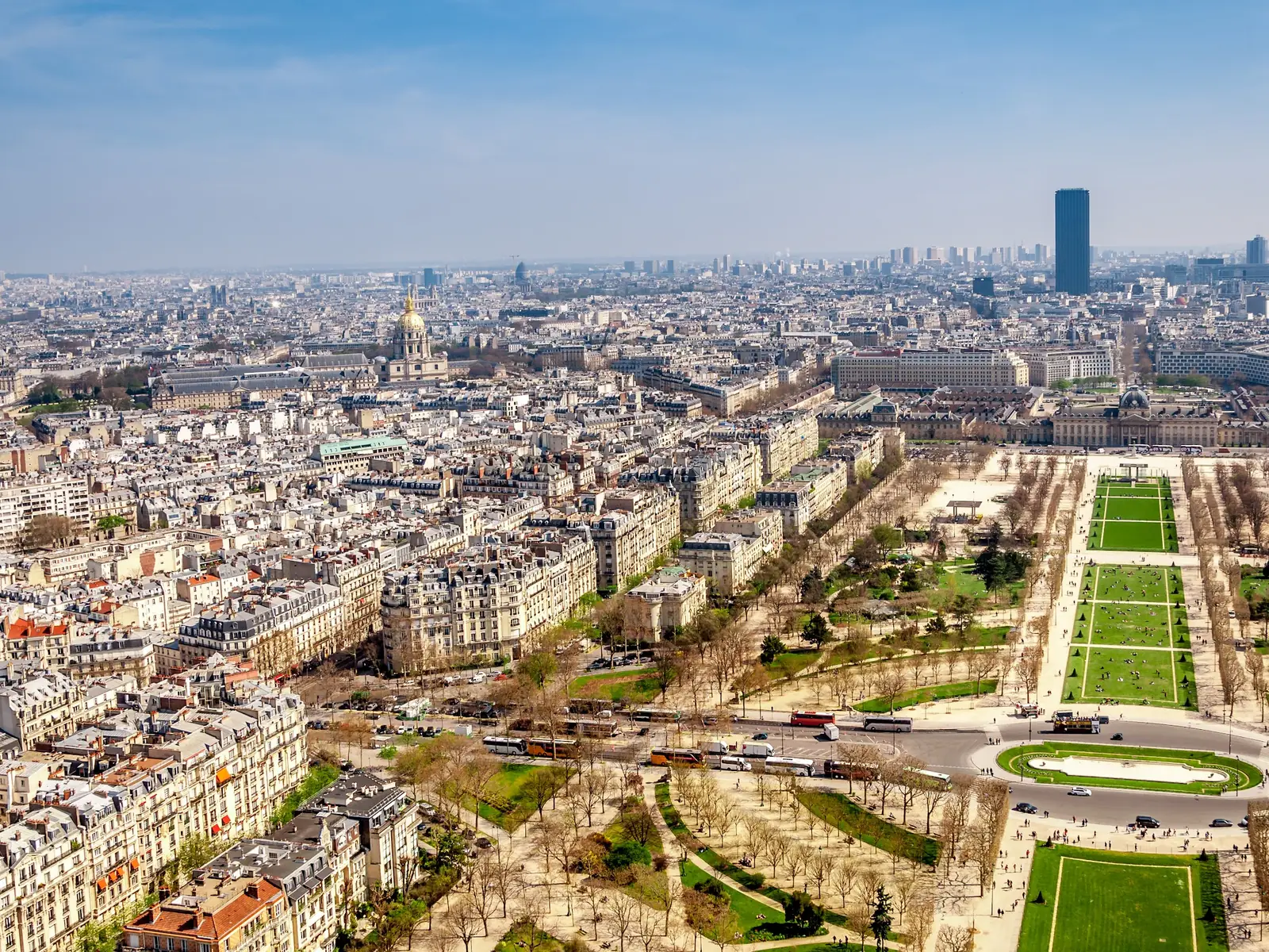 Vue aérienne du Champ-de-Mars et de Paris