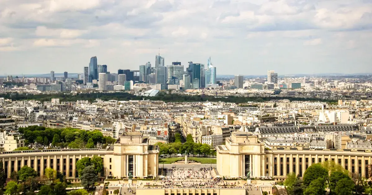 Vue panoramique de Paris depuis le parc de Saint-Cloud