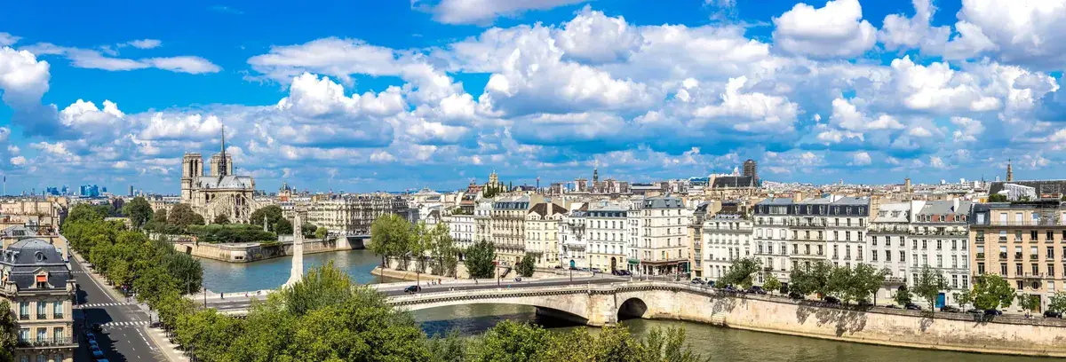 Façade haussmannienne parisienne